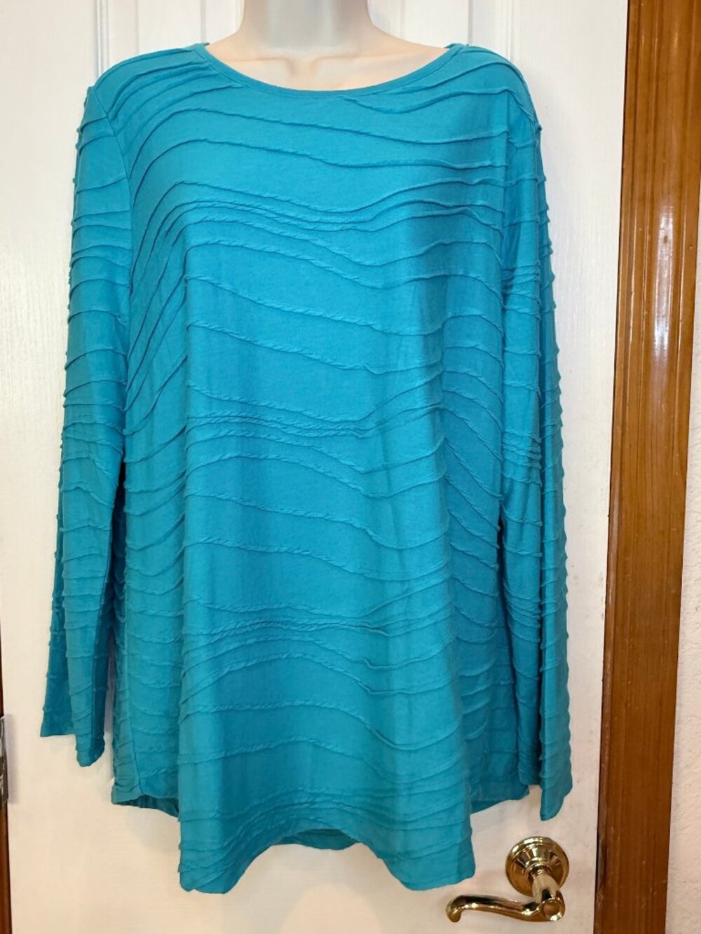 Chico's Knit Textured Top in Algiers Blue, size Large, - NWT!!